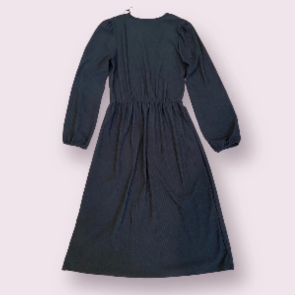 Zara A-Line Pilgrim Black v Neck Midi Dress Small
ZARA - Picture 8 of 8